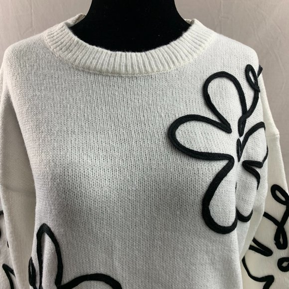 White/Black Floral Pattern Drop Shoulder Sweater - Picture 7 of 9
